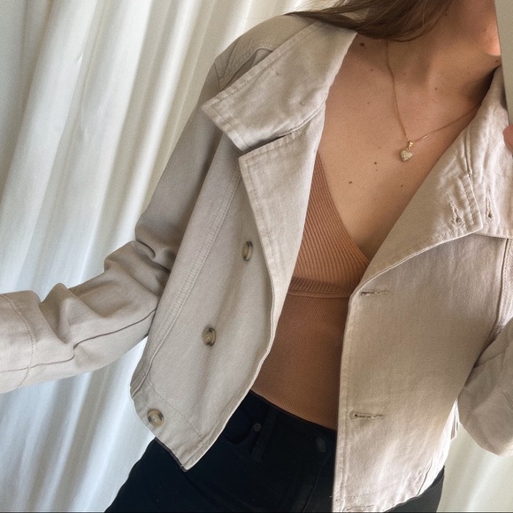ELLIOT CROPPED JACKET — In Beige - Picture 10 of 11